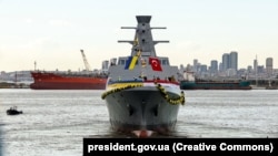 Anija ukrainase Hetman Ivan Mazepa në ditën që u lëshua për lundrim në Stamboll të Turqisë më 2 tetor 2022. 