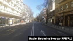 Скопје за време на полициски час