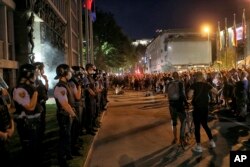 Prema navodima policije na protestima je bilo preko 8.000 ljudi