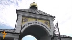 Marș homofob al tăcerii... cu clopote la Chișinău