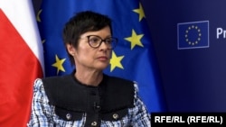 Marta Kos, comisara europeană pentru extindere, în timpul unui interviu pentru Europa Liberă, la Praga, pe 28 aprilie 2025