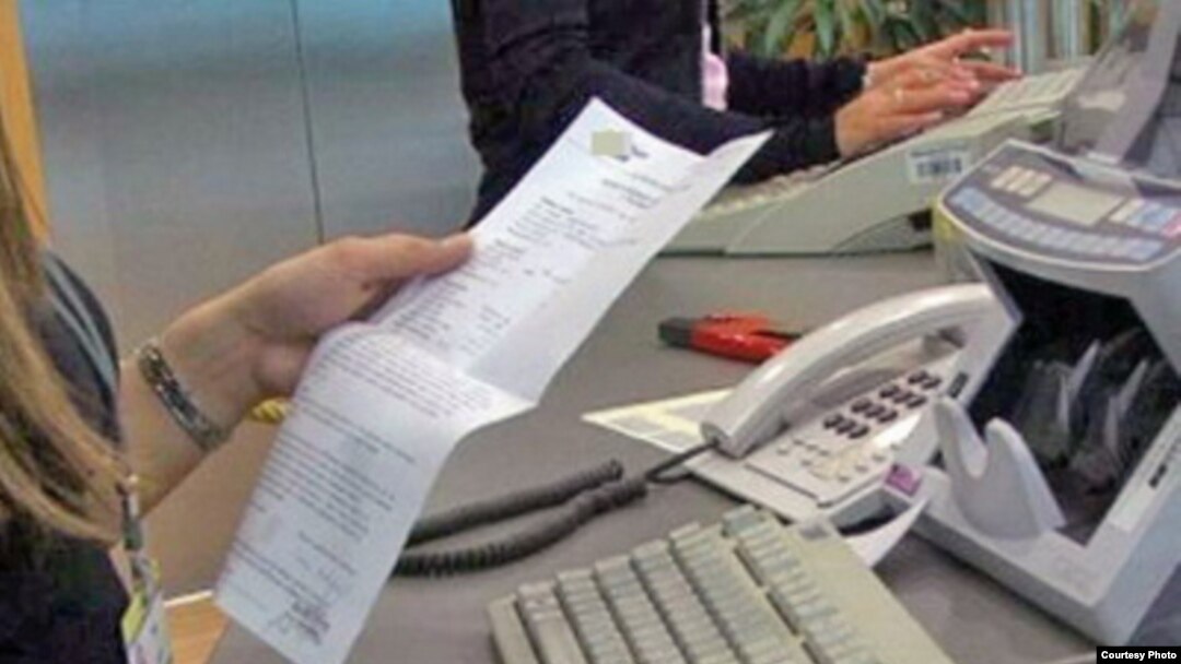 Prema nekim procjenama 230 hiljada radnika, koji čine 60 posto svih zaposlenih u Federaciji, bi imali manje plate