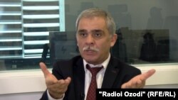 Karomat Šarifov, šef organizacije Tadžikistanski migrantski pokret u Rusiji, deportovan je u Tadžikistan 2017. godine gde je preminuo pod nejasnim okolnostima u maju 2020.