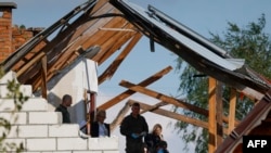 Një çati e dëmtuar, pasi dronët rusë shkelën hapësirën ajrore polake gjatë një sulmi ndaj Ukrainës dhe disa u rrëzuan nga Polonia, 10 shtator 2025.