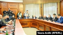 Na sastanku je rečeno da srpski predstavnici do 31. decembra moraju da povuku “štetne odluke“