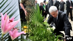 Boris Tadić u Srebrenici, juli 2010.