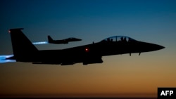 Dy avionë luftarakë amerikanë duke fluturuar mbi veriun e Irakut. Fotografi ilustruese nga arkivi. 