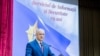 Igor Dodon semnează legea care transferă SIS în subordinea Parlamentului