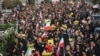Ceremonia e varrimit të Faezeh Rahimit, një nga viktimat e sulmit të Shtetit Islamik në Kerman. Iran, 5 janar 2024. 