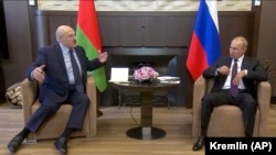 Белорускиот претседател Александар Лукашенко и рускиот претседател Владимир Путин во црноморското одморалиште Сочи, 14 септември 2020 година