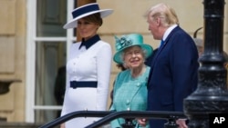 Melania Trump, regina Elisabeta a II-a și Donald Trump la Palatul Buckingham din Londra, pe 3 iunie 2019.