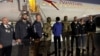 Șerifii americani din Philadelphia l-au dus pe suspect peste ocean săptămâna trecută. 