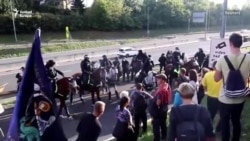 Autópálya-blokád és vízágyú: tüntetés Ljubljanában