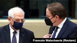 Përfaqësuesi i Lartë për Politikë të Jashtme dhe Siguri Josep Borrell dhe Komisionari për Zgjerim dhe Fqinjësi Oliver Verhelyi. 