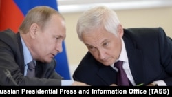 Ruski predsjednik Vladimir Putin (lijevo) i Andrej Belousov, jula 2016.
