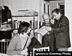 Cu alți dizidenți sovietici în anii '80 (Viaceslav Igrunov, Mihail Gefter, Arseni Roginski)