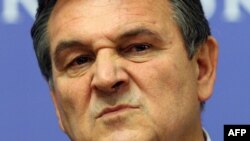 Čačić: Problem je trebalo rješavati na druge načine (14. studenog 2012.)