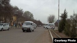 Большинство водителей общественного транспорта в Самарканде и Андижане не вышли сегодня на работу. Избиратели остались без обещанного бесплатного транспорта.