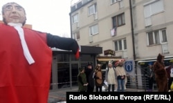 Maskota u obliku Carmela Agiusa, Livno