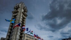 През 1988 г. комунистическите власти започват строителството на нов център в Шумен, който да посрещне две години по-късно Тодор Живков и дипломатическия корпус