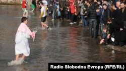 Архивска фотографија: Водици во Охрид.