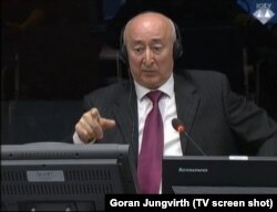 Svetozar Andrić svjedoči u korist odbrane tokom suđenja Ratku Mladiću, Hag, Holandija, 28. april 2015.