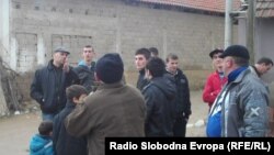Жители на селото Лојане кај Куманово.