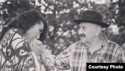 В последние годы Мелис Абзалов жил в доме своей дочери Назиры в Швеции.