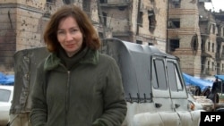 Ruska aktivistkinja za ljudska prava Natalija Estemirova u čečenskoj prestonici u septembru 2004.
