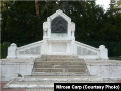 Monumentul comemorativ al eroilor de la Mănăstirea Dealu