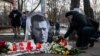 Російський опозиціонер Олексій Навальний помер у колонії «Полярний вовк» у селищі Харп у Ямало-Ненецькому автономному окрузі 16 лютого 2024 року. Соратники політика заявляють, що його вбили за прямим наказом Володимира Путіна