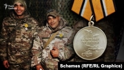Un mercenar cubanez poartă o medalie de luptă rusească.