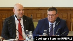Иван Гешев и Сотир Цацаров (архивна снимка).