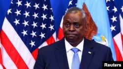 Ministrul american al Apărării, Lloyd Austin, a anunțat un nou pachet de ajutoare militare pentru Ucraina, iar Israelul a spus că de la NATO ca alianță așteaptă în primul rând o declarație politică de susținere, nu sprijin militar. 