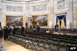 Pamje e ambienteve të brendshme ku do të zhvillohet ceremonia e inaugurimit të presidentit të zgjedhur amerikan, Donald Trump.