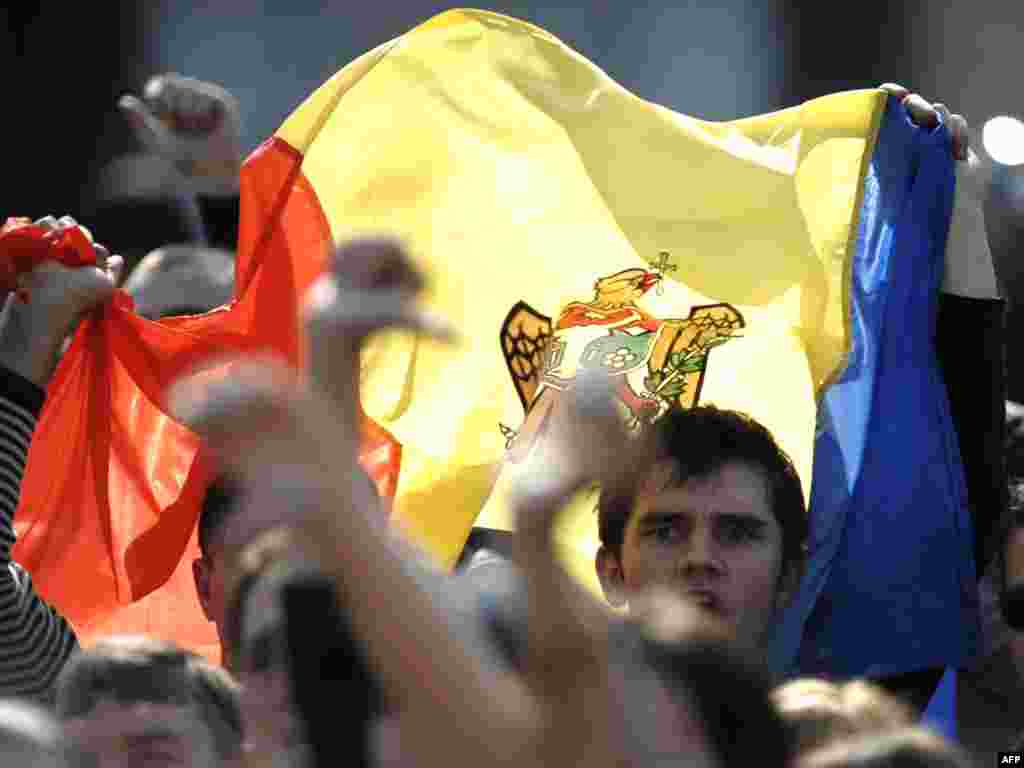 Протести пред владата на Молдавија во Кишињев.
