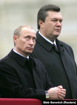 Putin me Yanukovychin në Kiev më 28 tetor 2004.