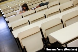 Egy francia Erasmus-hallgató a madridi Complutense Egyetemen, 2012. október 16-an.