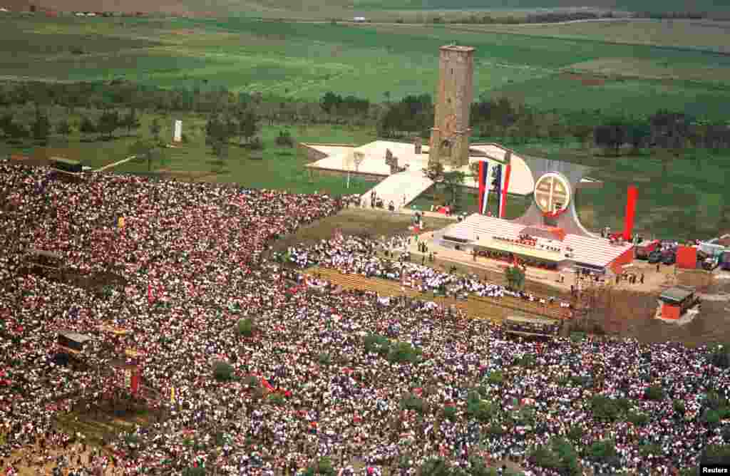 Më 28 qershor, 1989, presidenti i Serbisë, Sllobodan Millosheviq, tha në Gazimestan se betejat e armatosura nuk përjashtohen dhe ky fjalim u interpretua si paralajmërim për luftë.