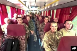 Soldați ruși capturați în regiunea Kursk și eliberați într-un schimb de prizonieri între Rusia și Ucraina pe 14 septembrie 2024.