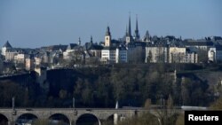 Delegația în frunte cu premierul Dorin Recean care pleacă la Luxemburg are în componența sa aproape întreg cabinetul de miniștri, inclusiv pe negociatoarea șefă pentru aderarea la UE, vicepremierul Cristina Gherasimov.