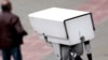 Policijska kamera snima prolaznike - ilustracija