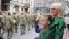 Десантники вперше урочисто пройшлись вулицями Львова після повернення з Донбасу – відео