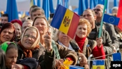 Мітинг на підтримку євроінтеграційного курсу в Молдові, Кишинів, листопад 2013 року