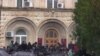 Дождь, суд, штурм президентского дворца