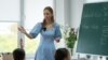 Nicoleta Svitic, profesoară de istorie. Tânără a fost angajată anul trecut la Liceul „Vasile Alecsandri” din Ungheni