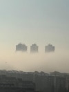 Граѓаните на социјалните мрежи објавуваат фотографии и видеа со коментари дека состојбата со загадувањето на Скопје, особено по последниот пожар на депонијата Дрисла, е крајно алармантна и дека „Скопје се разбудило покриено со сива магла“.