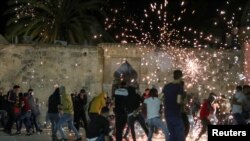 Përleshjet ndërmjet palestinezëve dhe policisë izraelite në Jerusalem më 7 maj, 2021.
