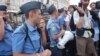 Милиция просит участников Дня гнева: "Покиньте пешеходную зону!" 