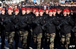 A boszniai Szerb Köztársaság rendőrségi felvonulása a Banja Lukában 2020. január 9-én
